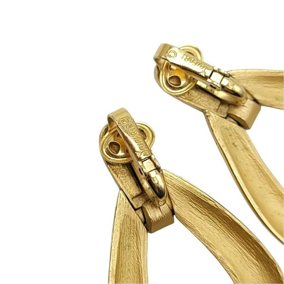 Crown Trifari Matte Gold Large Door Knocker Clip Earrings Vintage - Picture 4 of 4